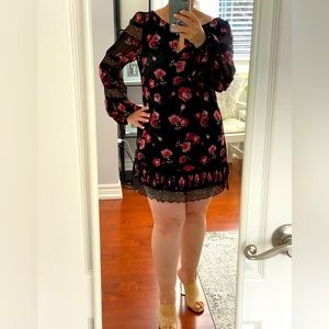 White House black market dress in floral print